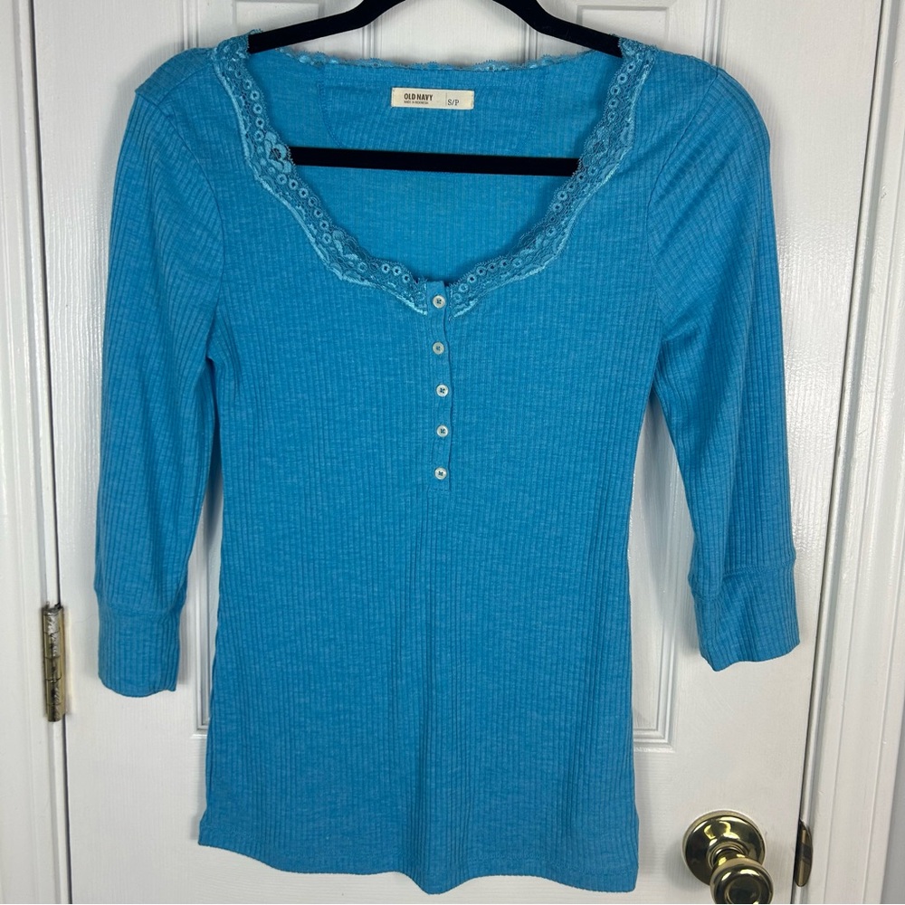Old Navy Women’s Small Blue Henley Top